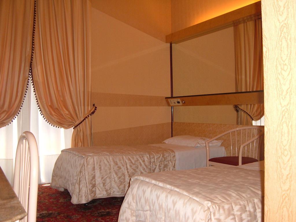 Roma Hotel 4*